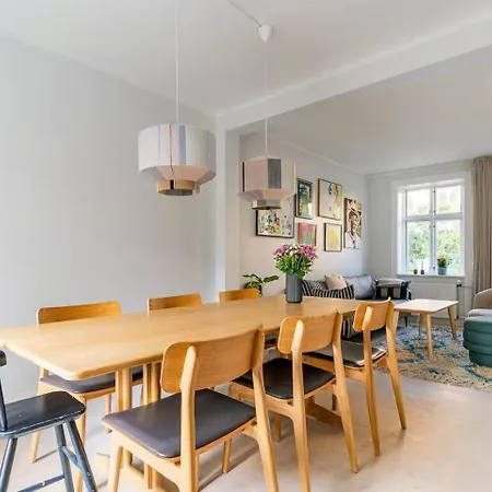Historic Row House In Humleby Near Frederiksberg * København